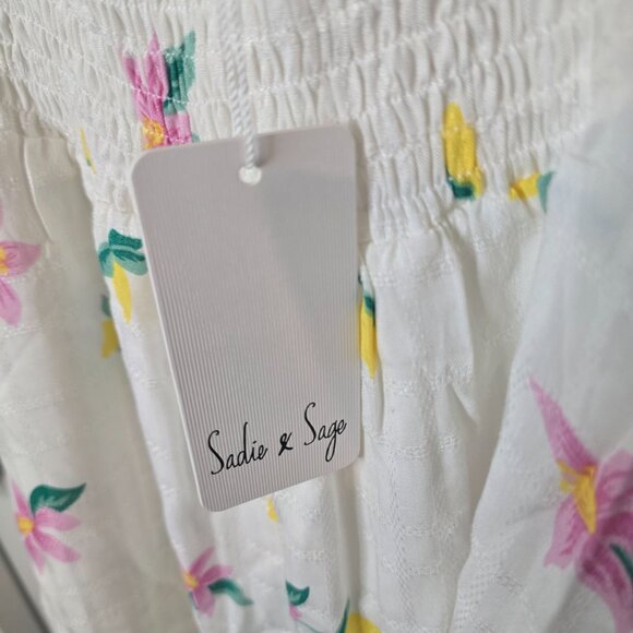 Sadie and Sage  Floral Dress - Picture 3 of 3